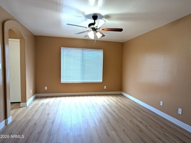Building Photo - 13216 W Mauna Loa Ln