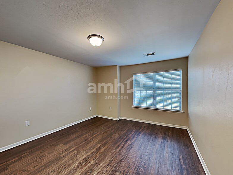 Building Photo - 2848 Tall Oaks Dr