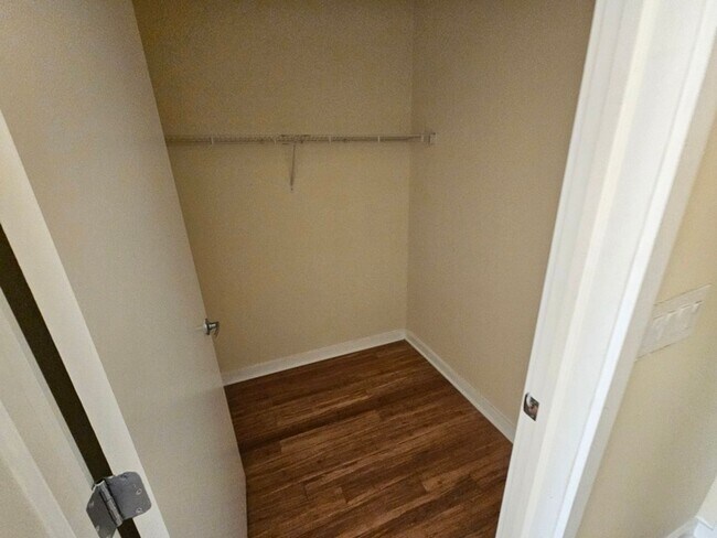 Building Photo - 2030 E Dauphin St