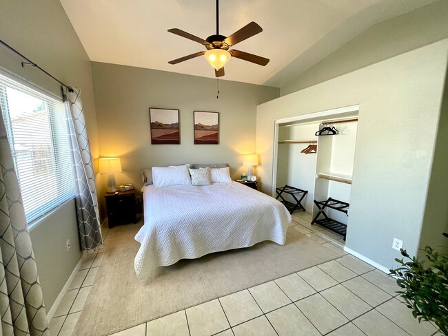 Building Photo - Luxurious Fully Furnished 3 Bedroom Home w...