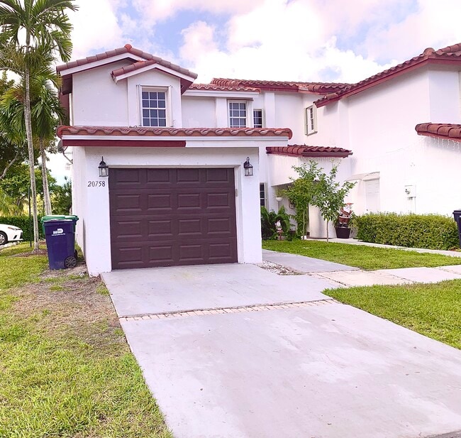 Building Photo - 20758 SW 83rd Ave