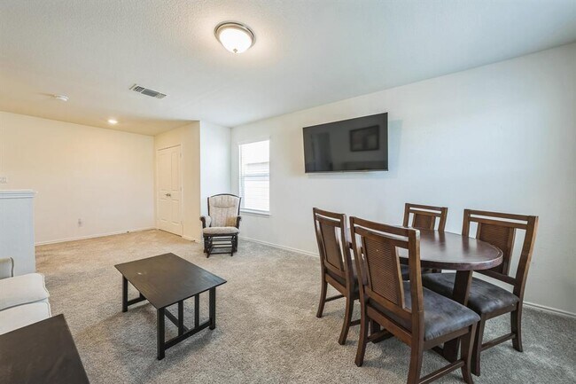 Building Photo - 1127 Aronia Ln
