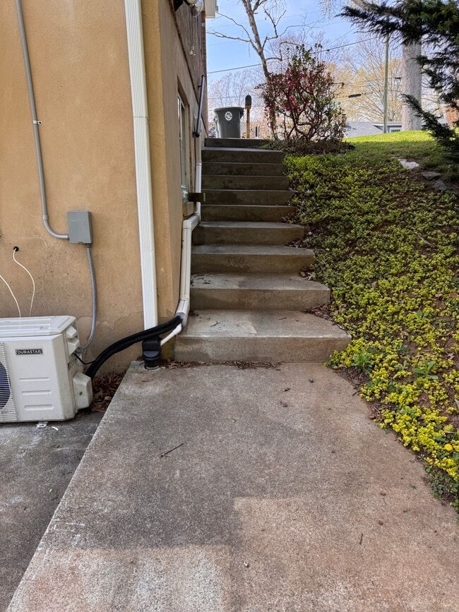 Building Photo - Santana - Princeton