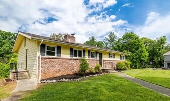 Building Photo - 1409 Coesta Cir