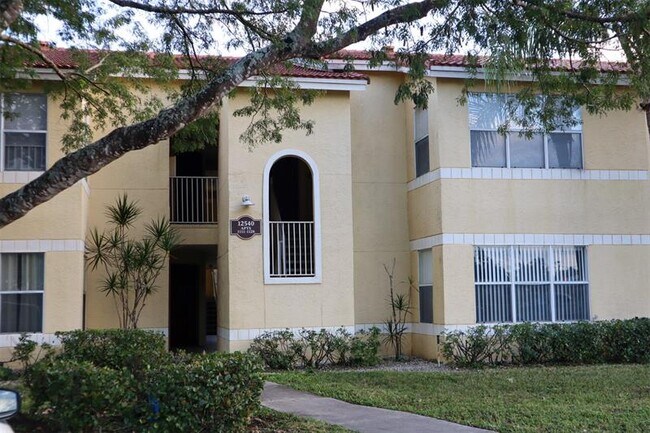 Building Photo - 12540 Vista Isles Dr