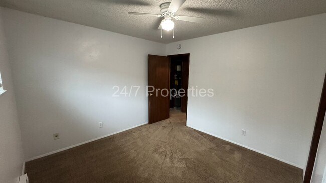 Building Photo - 351 NE 78th Ave