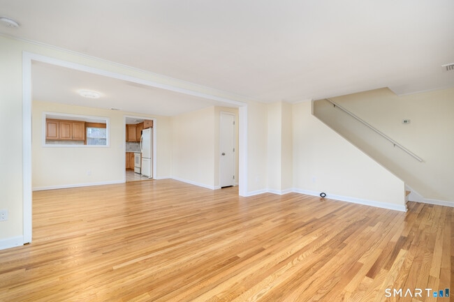 Building Photo - 20 Rockmere Rd