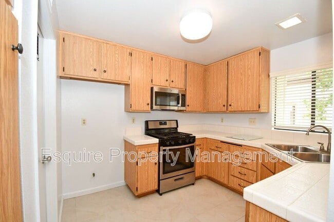 Building Photo - 1115 Mission Verde Dr