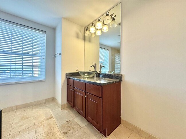 Building Photo - 195 14th St NE