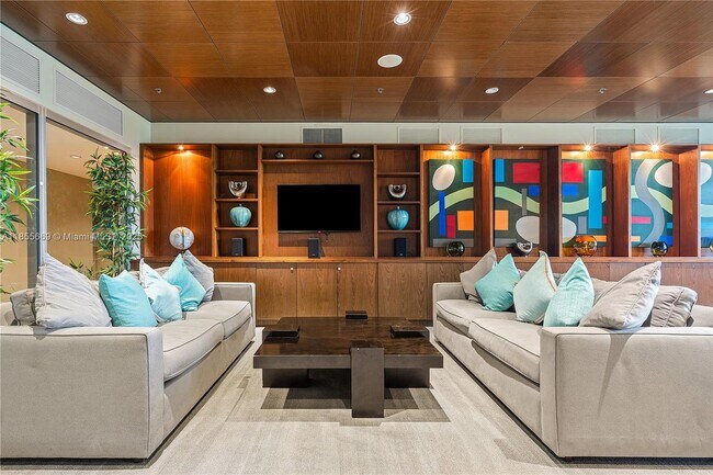 Building Photo - 2641 N Flamingo Rd