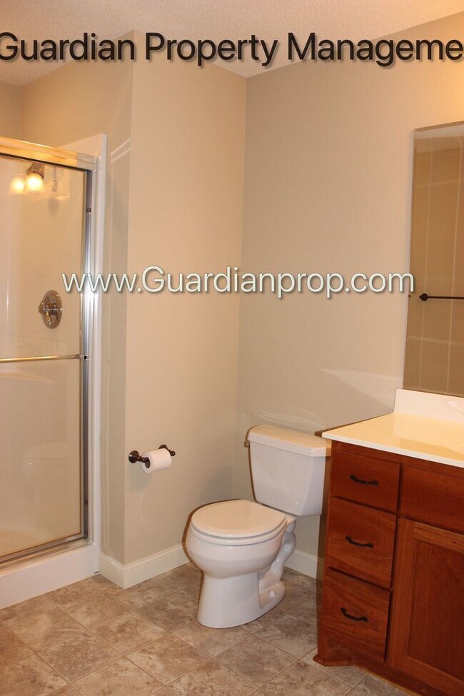 Building Photo - Gorgeous Brooklyn Park Single Family Home, 2 Car Garage, W/D, Office, Available Jan/Feb