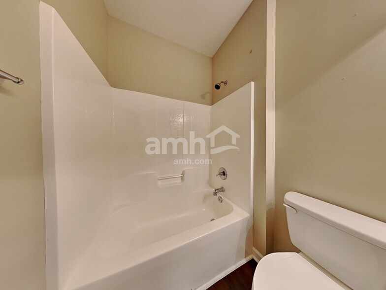 Building Photo - 2993 Nantuckett Ave