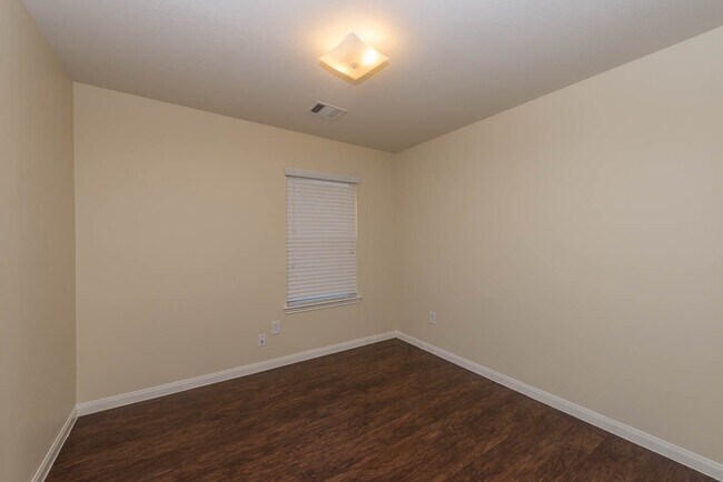 Building Photo - 12606 Mountain Daisy Rd