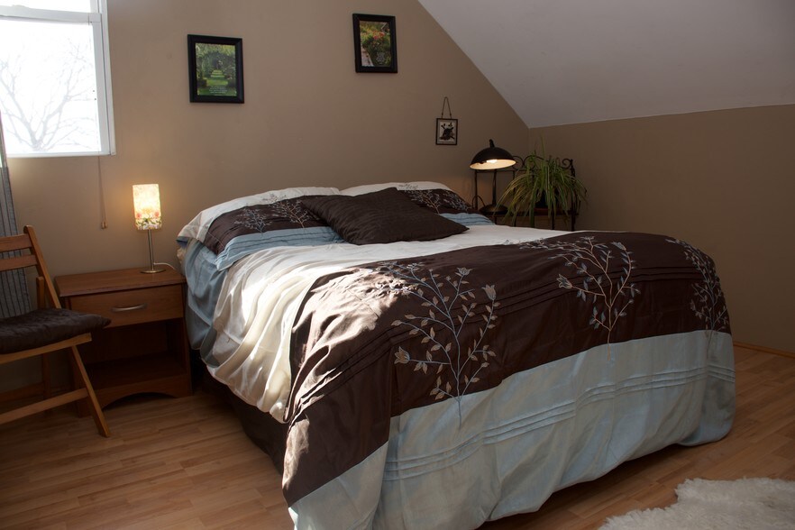 Building Photo - 125 Pleasant St