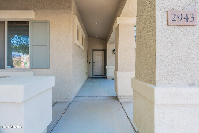 Building Photo - 2943 E Quiet Hollow Ln