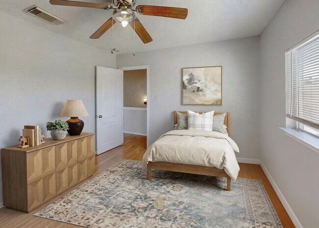 Building Photo - Charming 2-Bedroom Rental in Sunset Subdivision – Available Now!