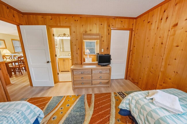 Building Photo - 4240 Johnston Ln