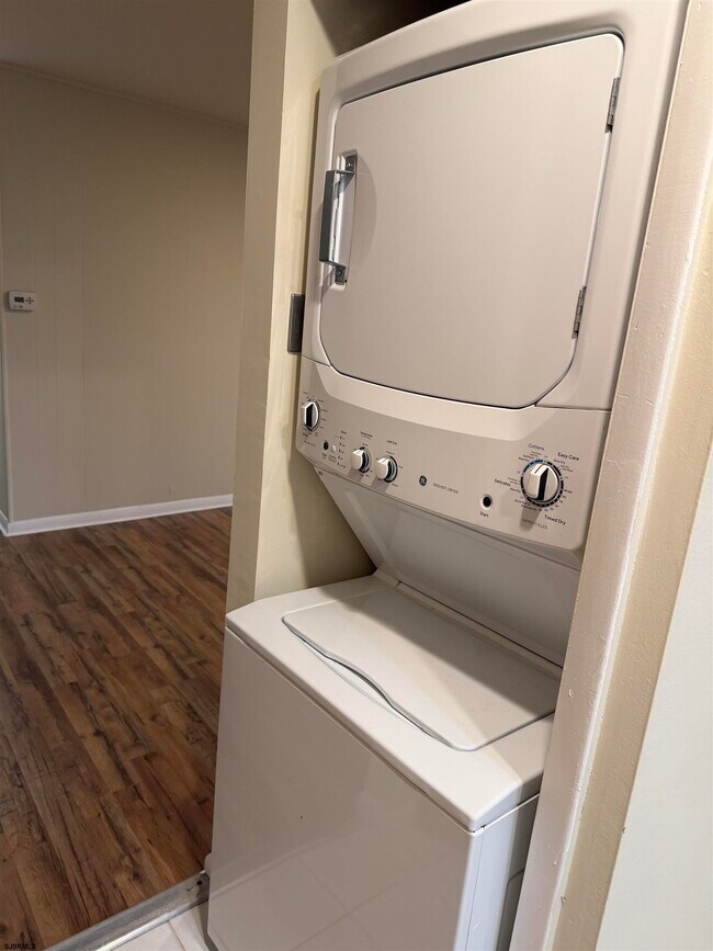 Building Photo - 104 Vail Ct