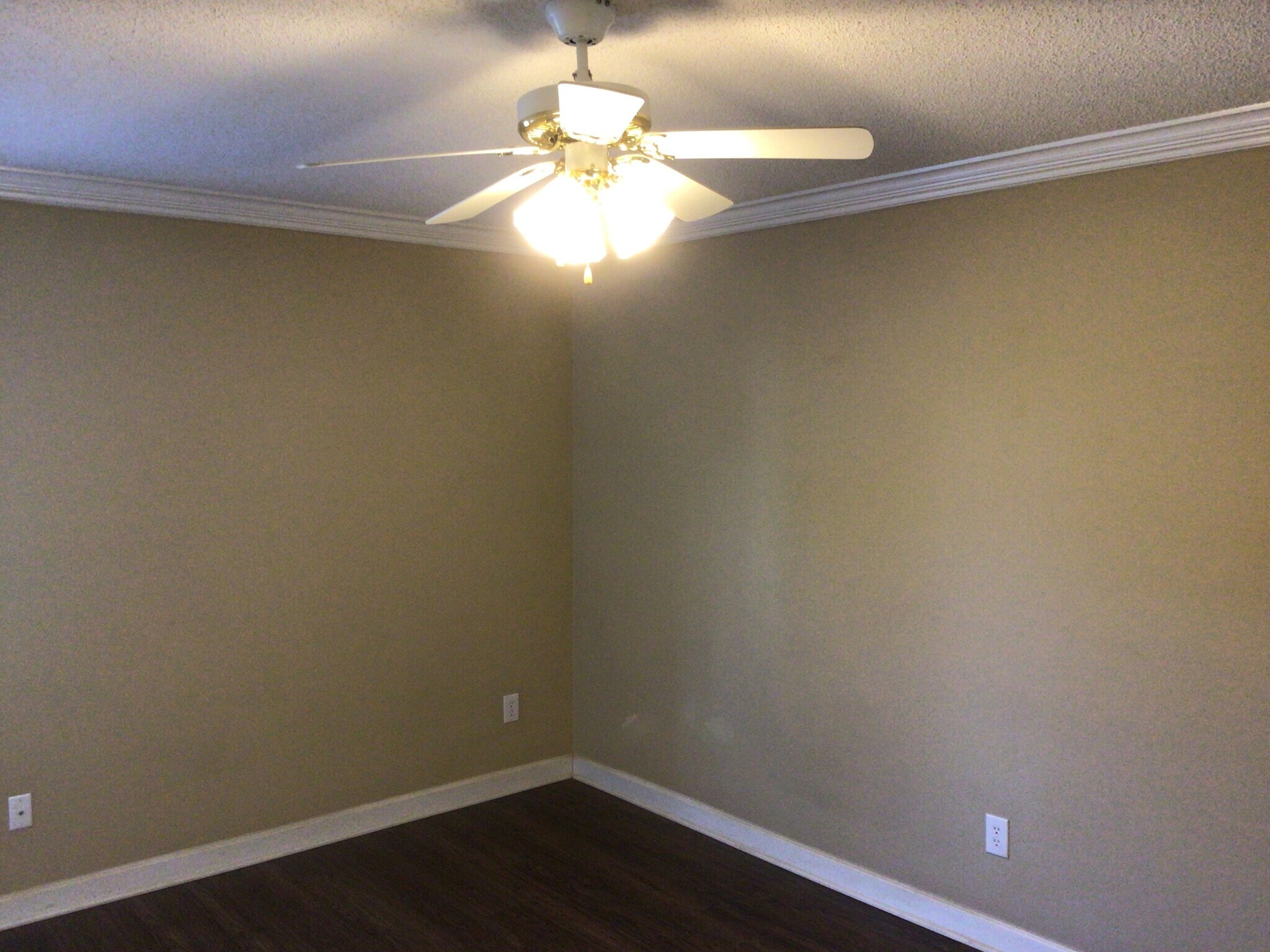Building Photo - 1143 Sequoia Dr