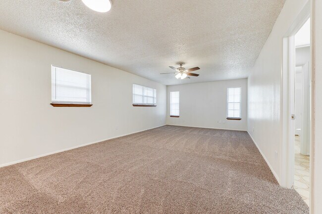 Building Photo - 5911 NW 30th St