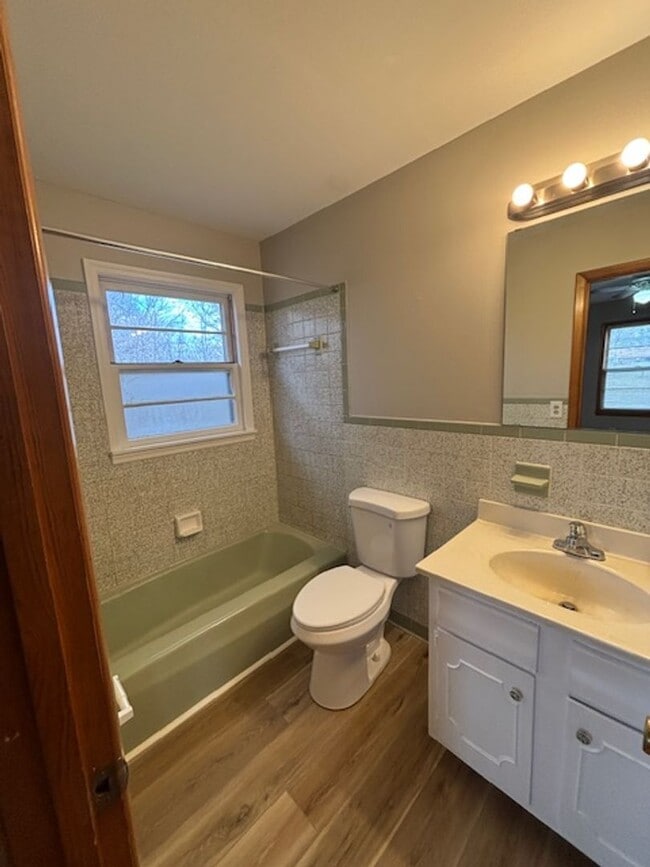 Building Photo - 891 Hill St