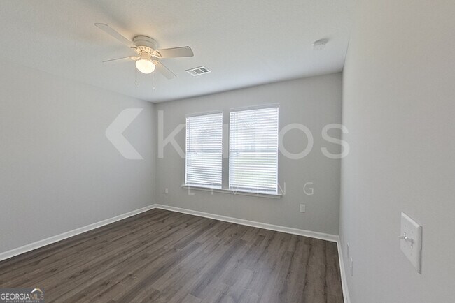 Building Photo - 52 Cottage Grove Dr