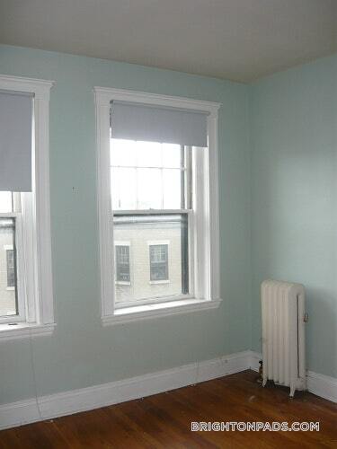 Building Photo - 1572 Commonwealth Ave