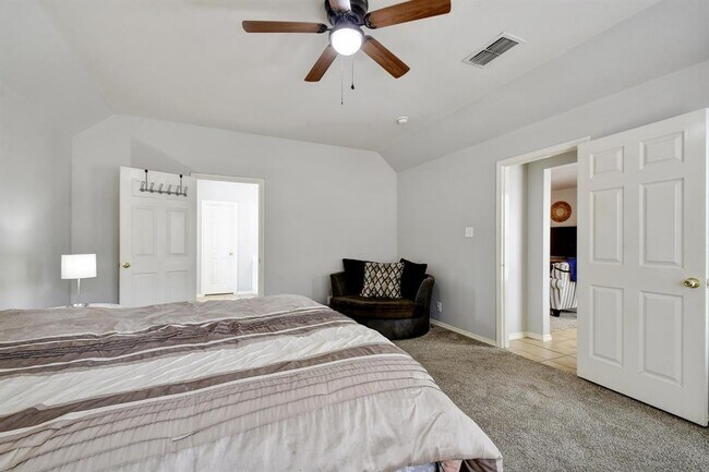 Building Photo - 2354 Oak Pebble