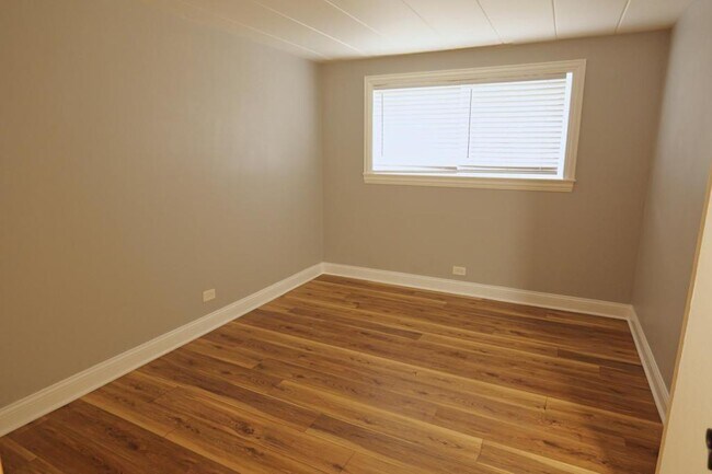 Building Photo - 12544 Fairview Ave