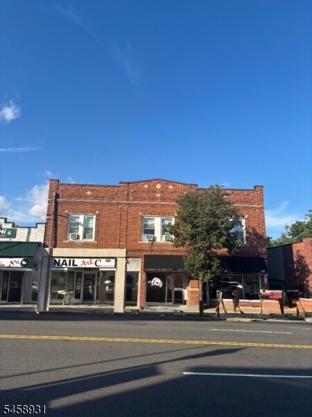 Building Photo - 630 Bloomfield Ave