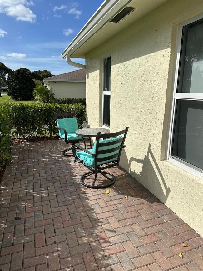 Building Photo - 5169 Lakefront Blvd