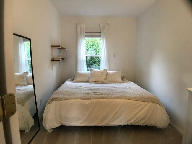 Building Photo - Charming remodeled Bungalow - 2 Bedrooms 1 Bath, 1,104 Sq. Ft.