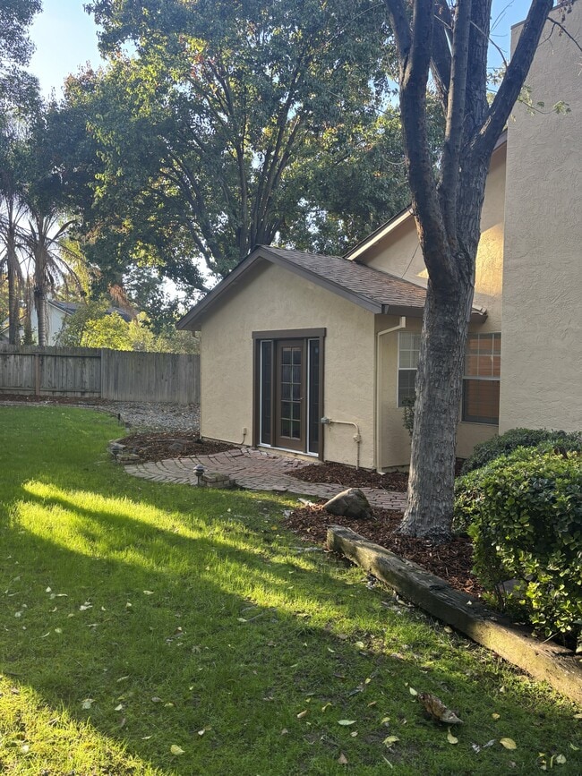 Building Photo - 34 Alvares Ct