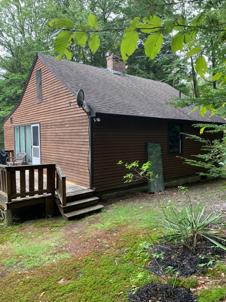 Building Photo - 316 E Mountain Rd