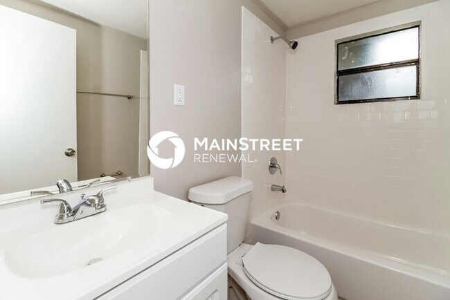Building Photo - 3 Bedroom Pet-Friendly Home in Longwood, F...