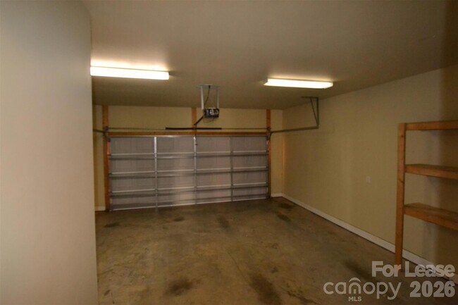 Building Photo - 1491 Mayfair Dr