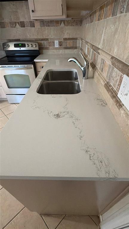 Building Photo - 301 S Mustang Ave