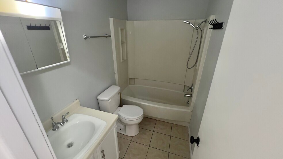 Building Photo - 313 Titan Dr