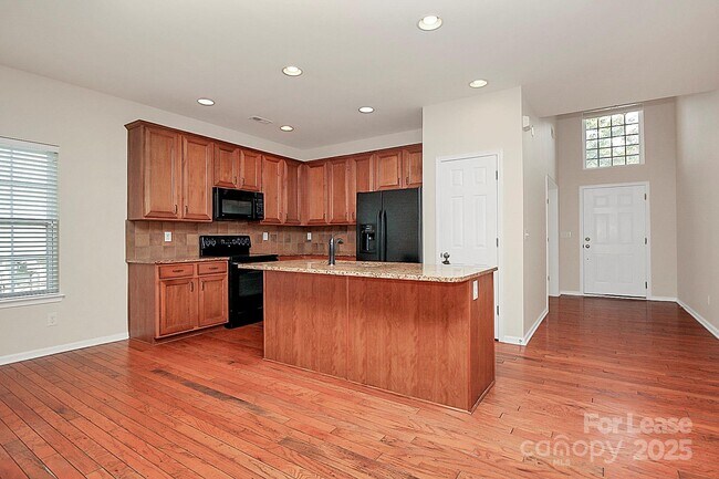 Building Photo - 10323 Dominion Village Dr