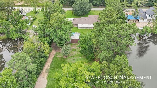 Building Photo - 1231 Country Ln