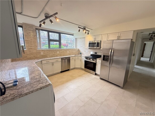 Building Photo - 130 Linwood Ave