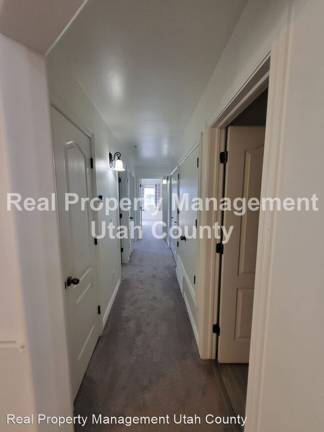 Building Photo - 3 br, 2 bath House - 518 S 2150 W Apt. 304