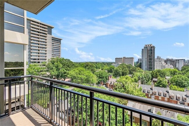 Building Photo - 2626 Peachtree Rd NW