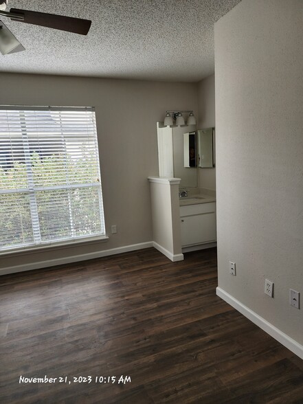 Primary Bedroom - 3919 Fairmont Pky