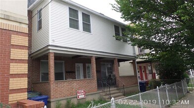 Building Photo - 824 Capitol Ave