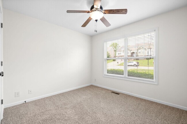 Building Photo - 3 Bedroom 2 Bath Pet Friendly Home For Rent Near Post!