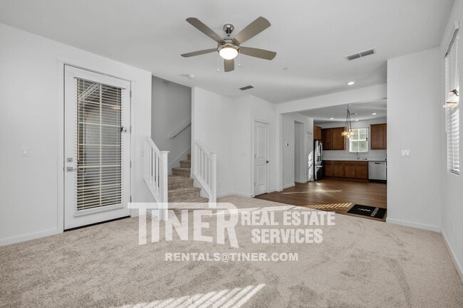 Building Photo - 220 Cinema St