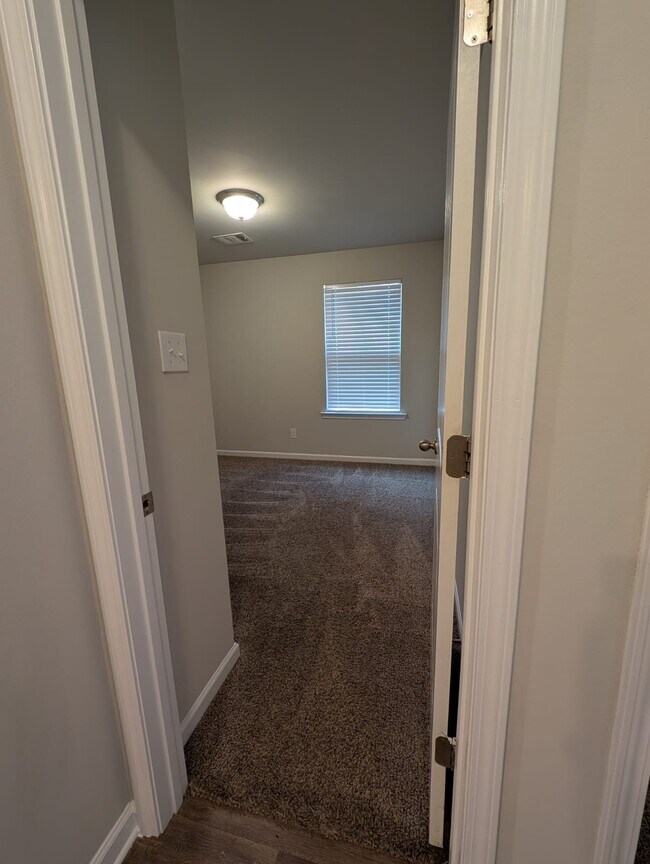 Building Photo - 75360 Crestview Hls Lp