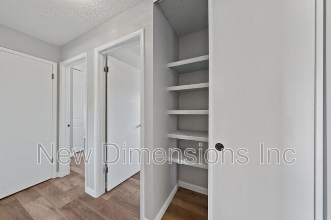 Building Photo - 2565 Pequop St