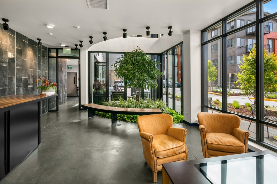 Building Photo - The Bond Apartments